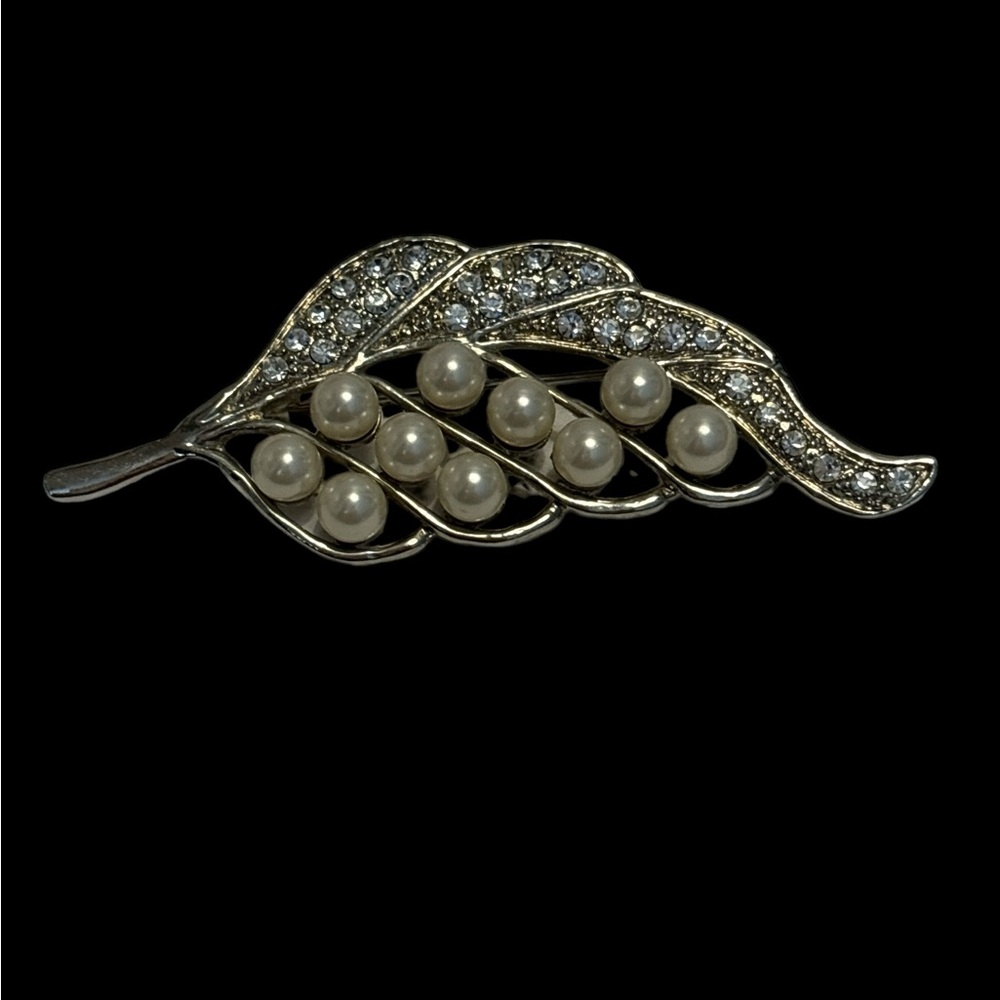 Silver Tone Faux Pearl & Crystal Leaf Design Brooch 3”